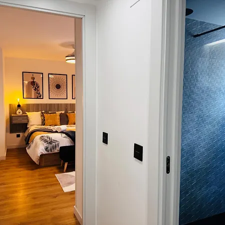 La Plaza Del Pilar *