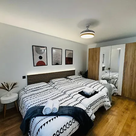 La Plaza Del Pilar Apartment *